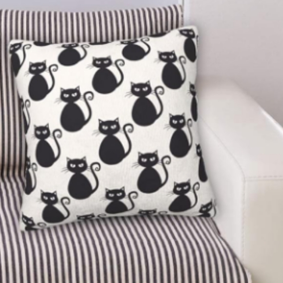 Set 2 Black Cats Pillow Covers 18" Square Throw Pillows Ivory Cat Lady Gift New - Picture 3 of 6